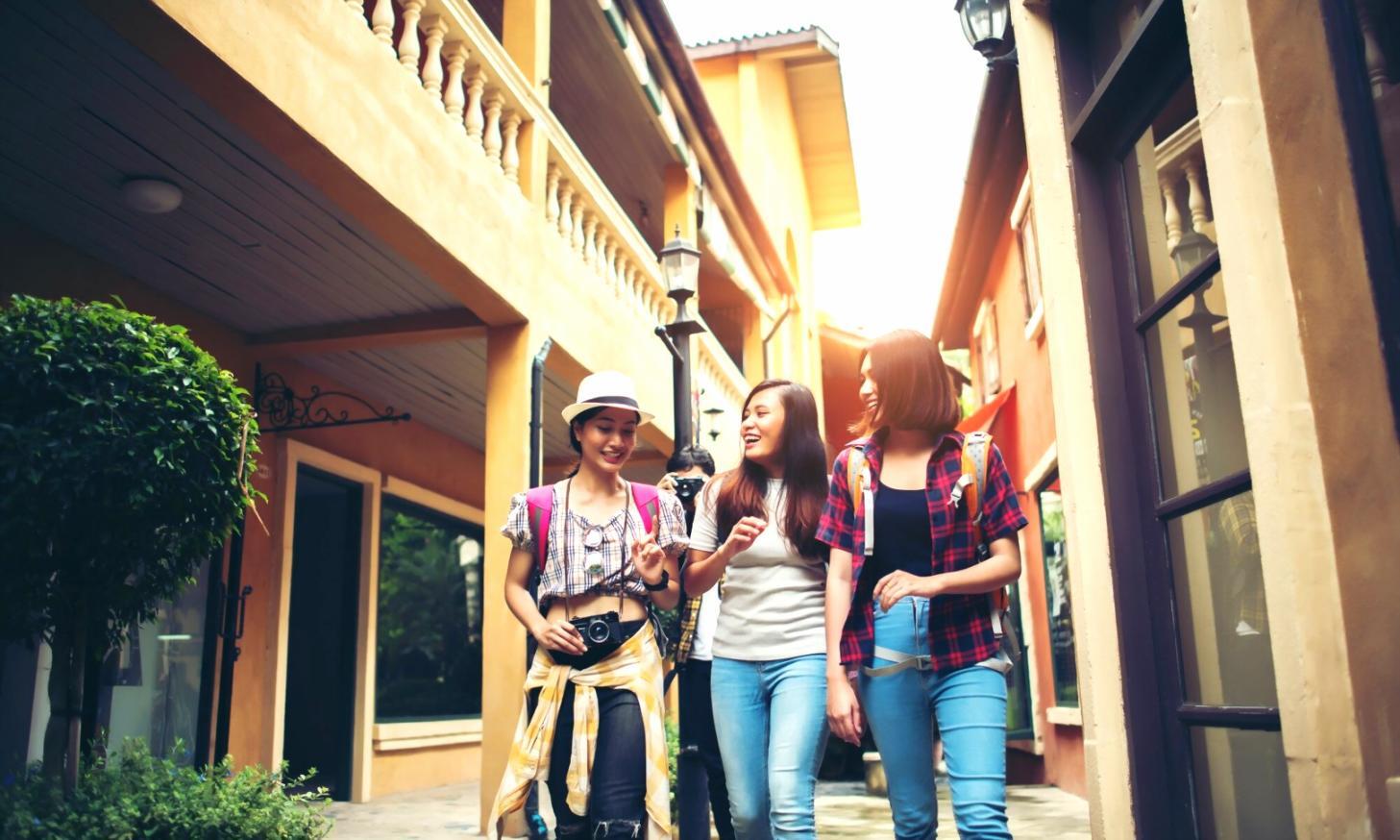 Flexible learning environment showing multiple educational approaches and study methods